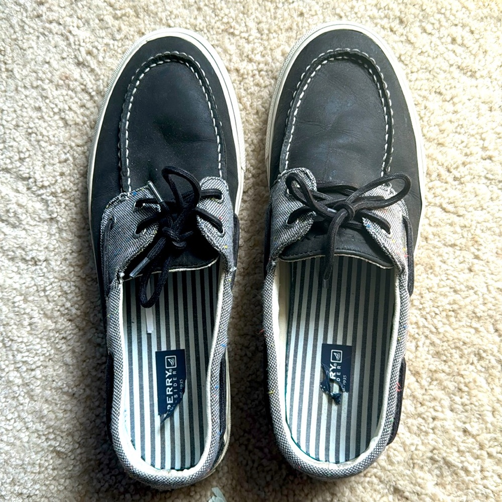 Decent condition SPERRY TOP SIDER BAHAMA 2